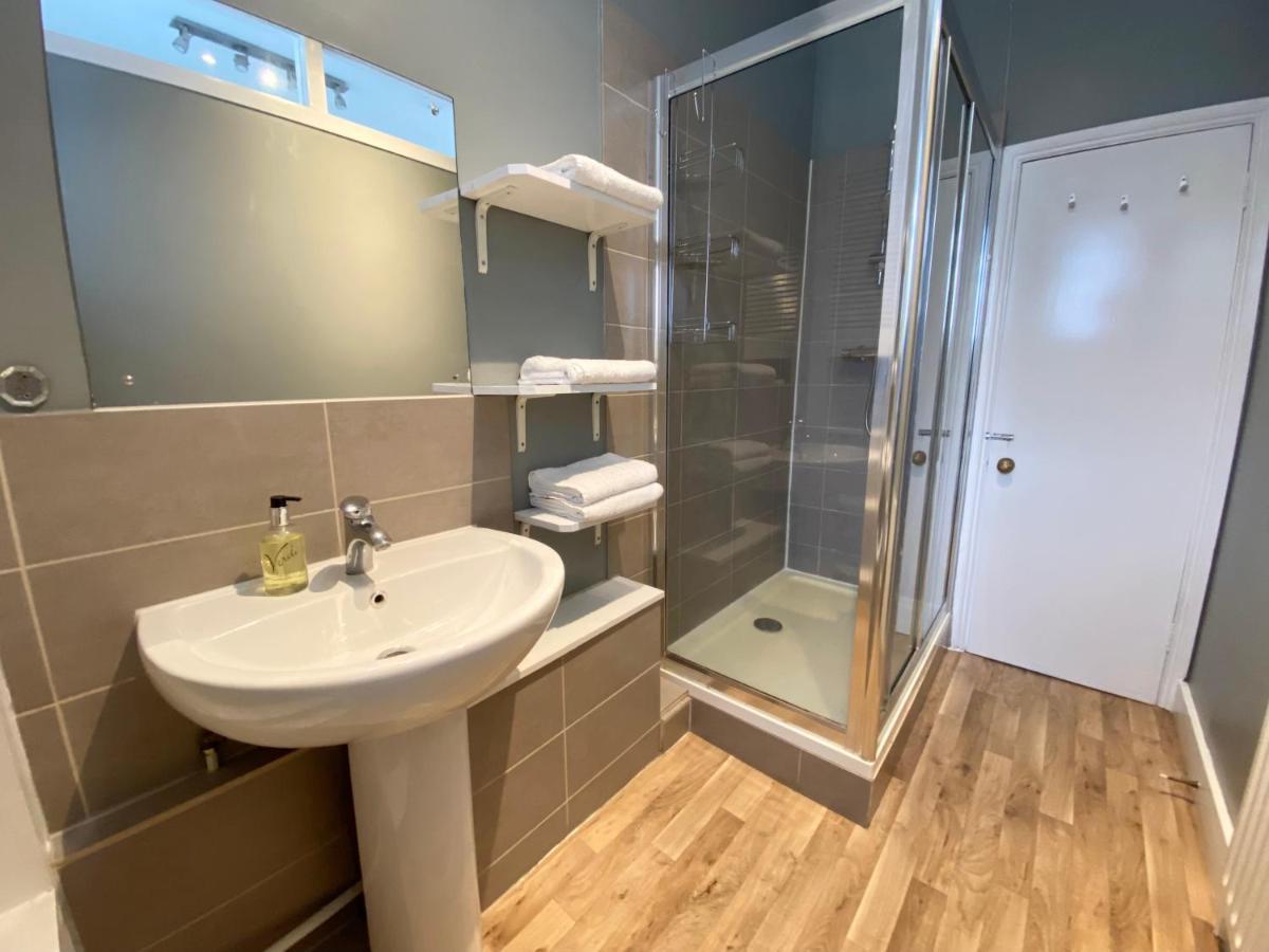 Stylish Maisonette And Studio In Victoria Лондон Екстериор снимка