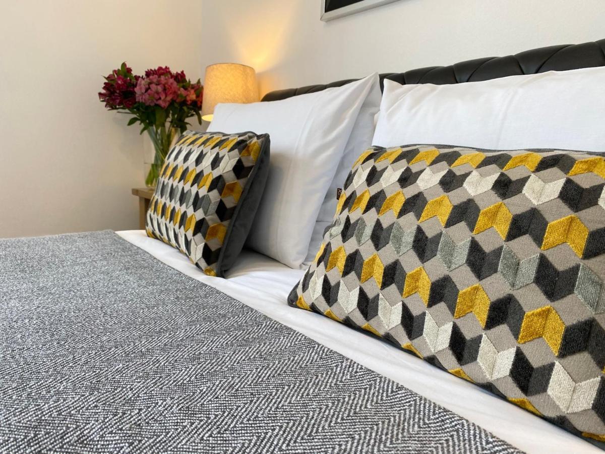 Stylish Maisonette And Studio In Victoria Лондон Екстериор снимка