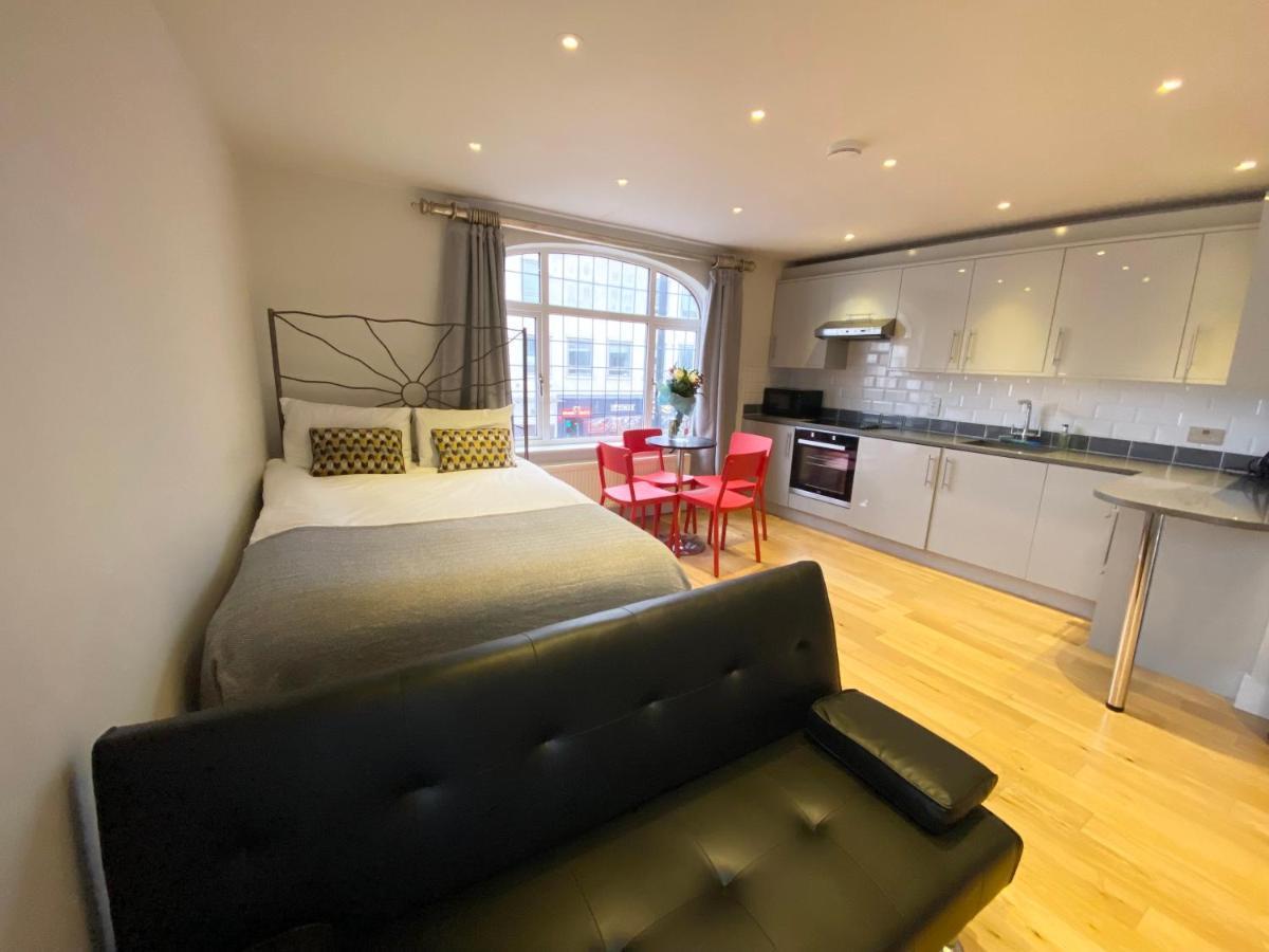 Stylish Maisonette And Studio In Victoria Лондон Екстериор снимка