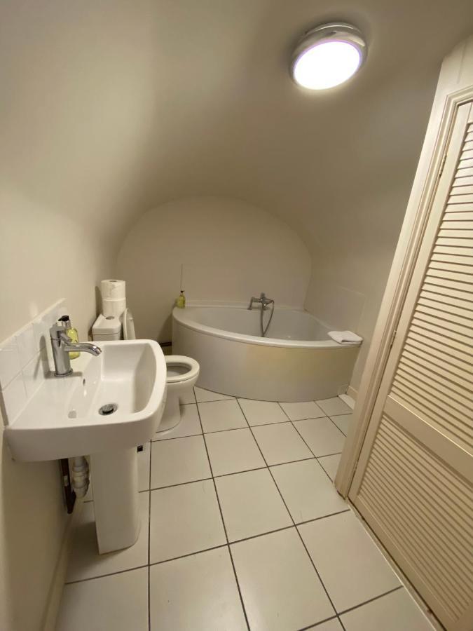 Stylish Maisonette And Studio In Victoria Лондон Стая снимка