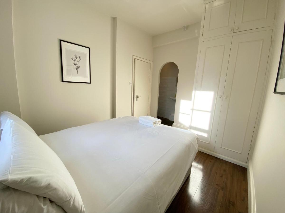 Stylish Maisonette And Studio In Victoria Лондон Екстериор снимка