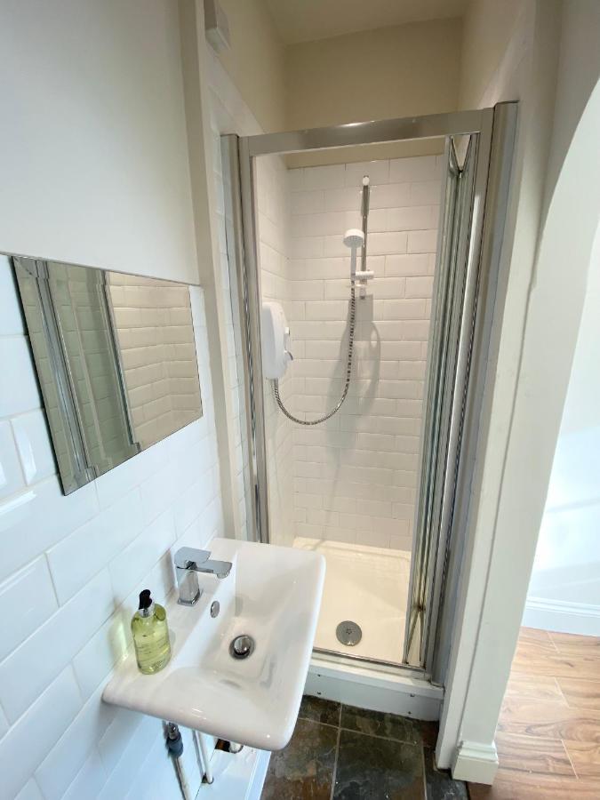 Stylish Maisonette And Studio In Victoria Лондон Екстериор снимка