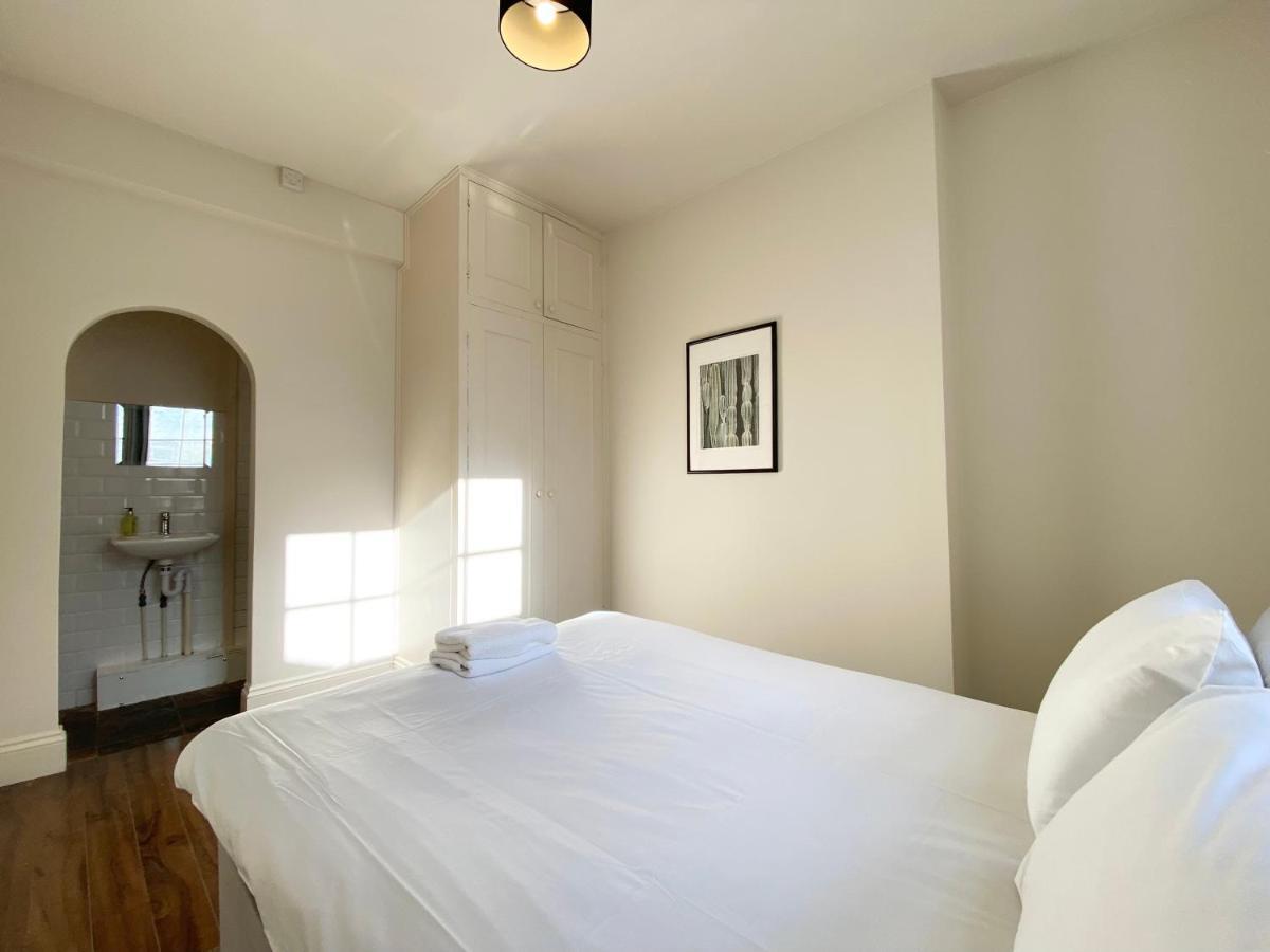 Stylish Maisonette And Studio In Victoria Лондон Екстериор снимка