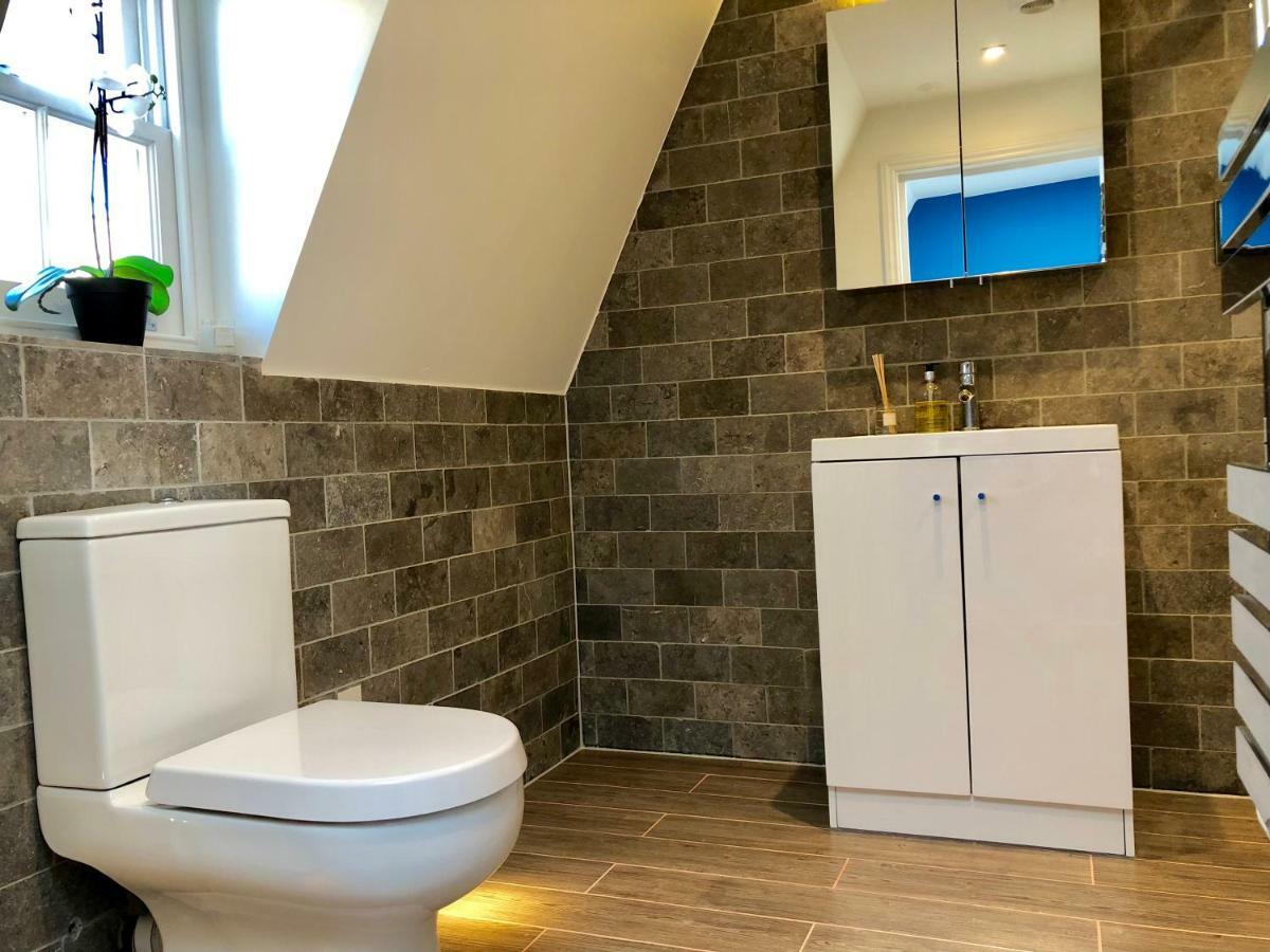 Stylish Maisonette And Studio In Victoria Лондон Екстериор снимка