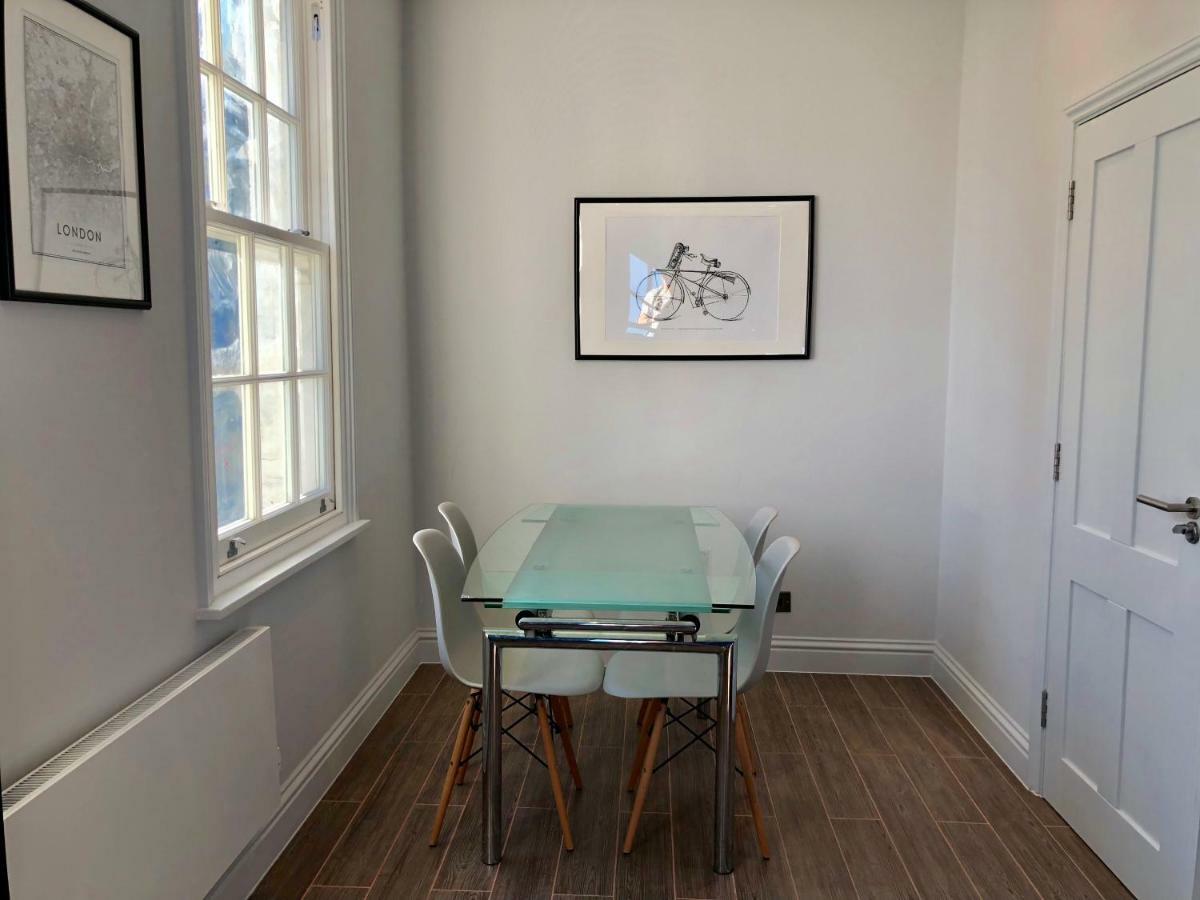 Stylish Maisonette And Studio In Victoria Лондон Екстериор снимка