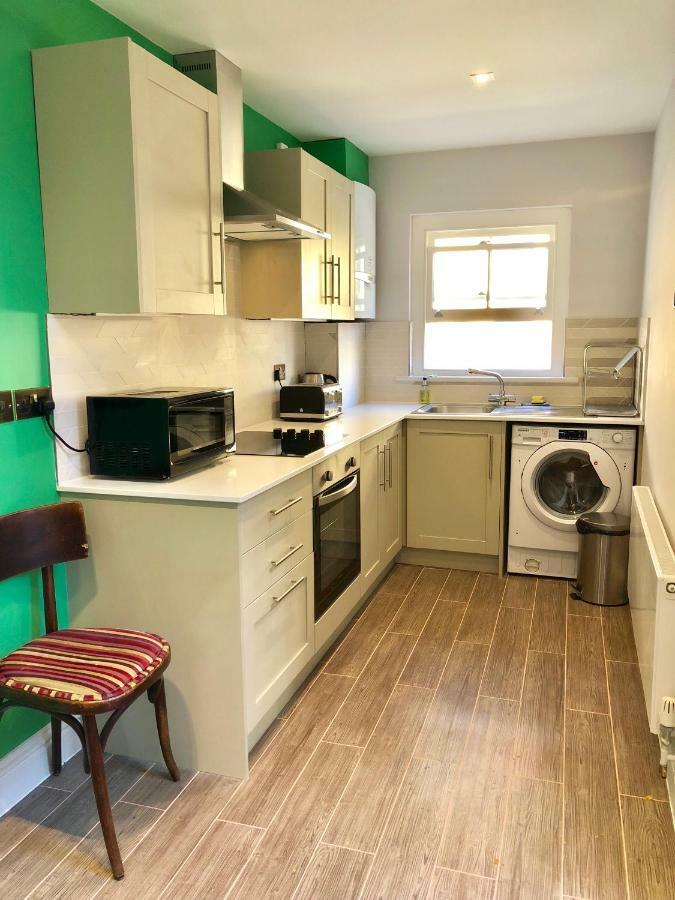 Stylish Maisonette And Studio In Victoria Лондон Екстериор снимка