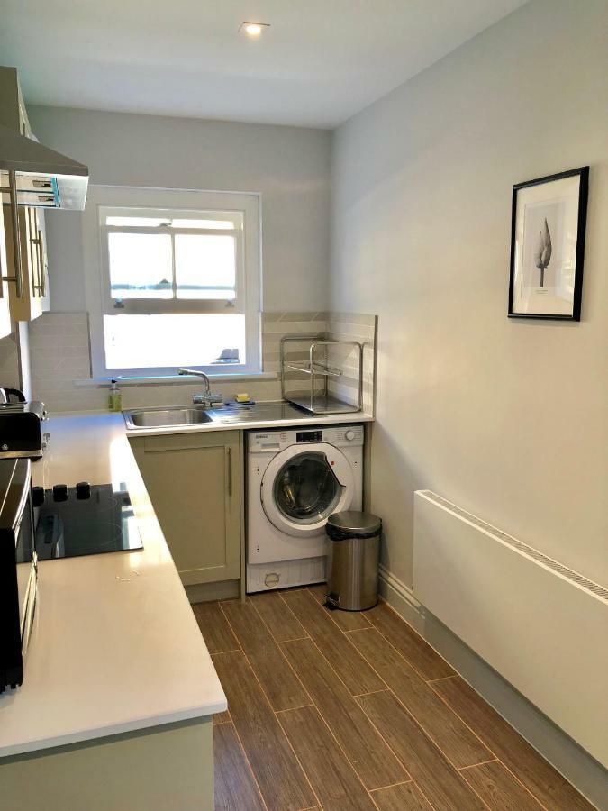 Stylish Maisonette And Studio In Victoria Лондон Екстериор снимка