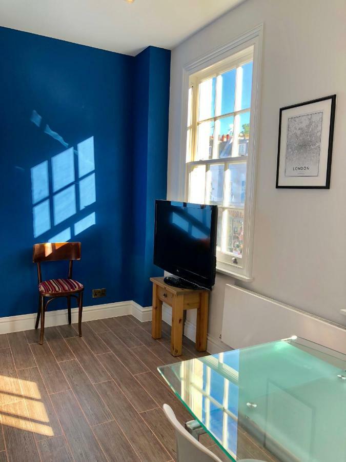 Stylish Maisonette And Studio In Victoria Лондон Екстериор снимка