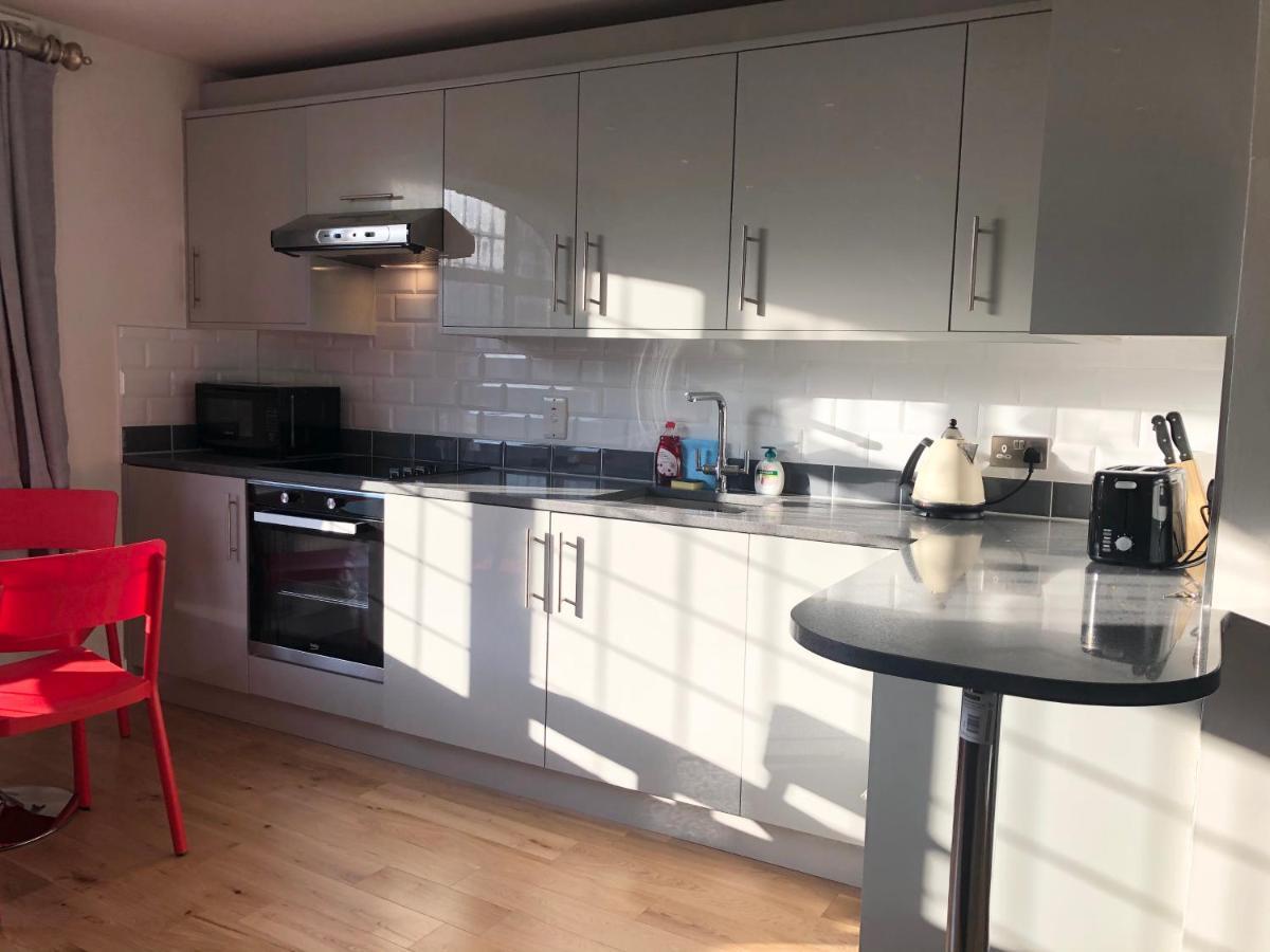 Stylish Maisonette And Studio In Victoria Лондон Екстериор снимка